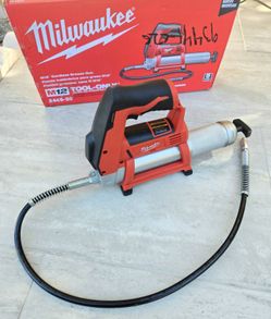 Milwaukee 12V Grease Gun