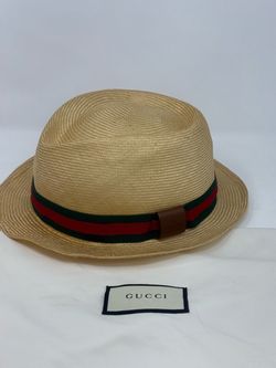 Gucci 100% Authentic  Vintage summer 2010   w/ dust bag  Size Large