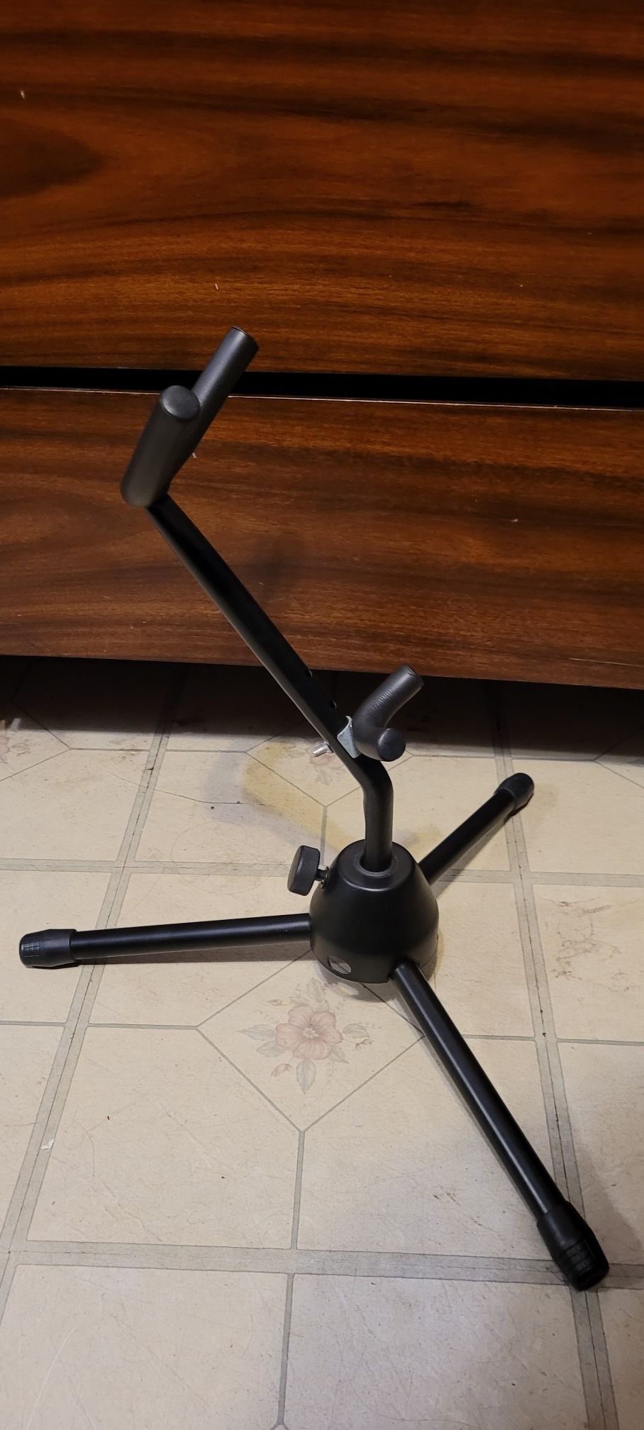 Saxophone Stand