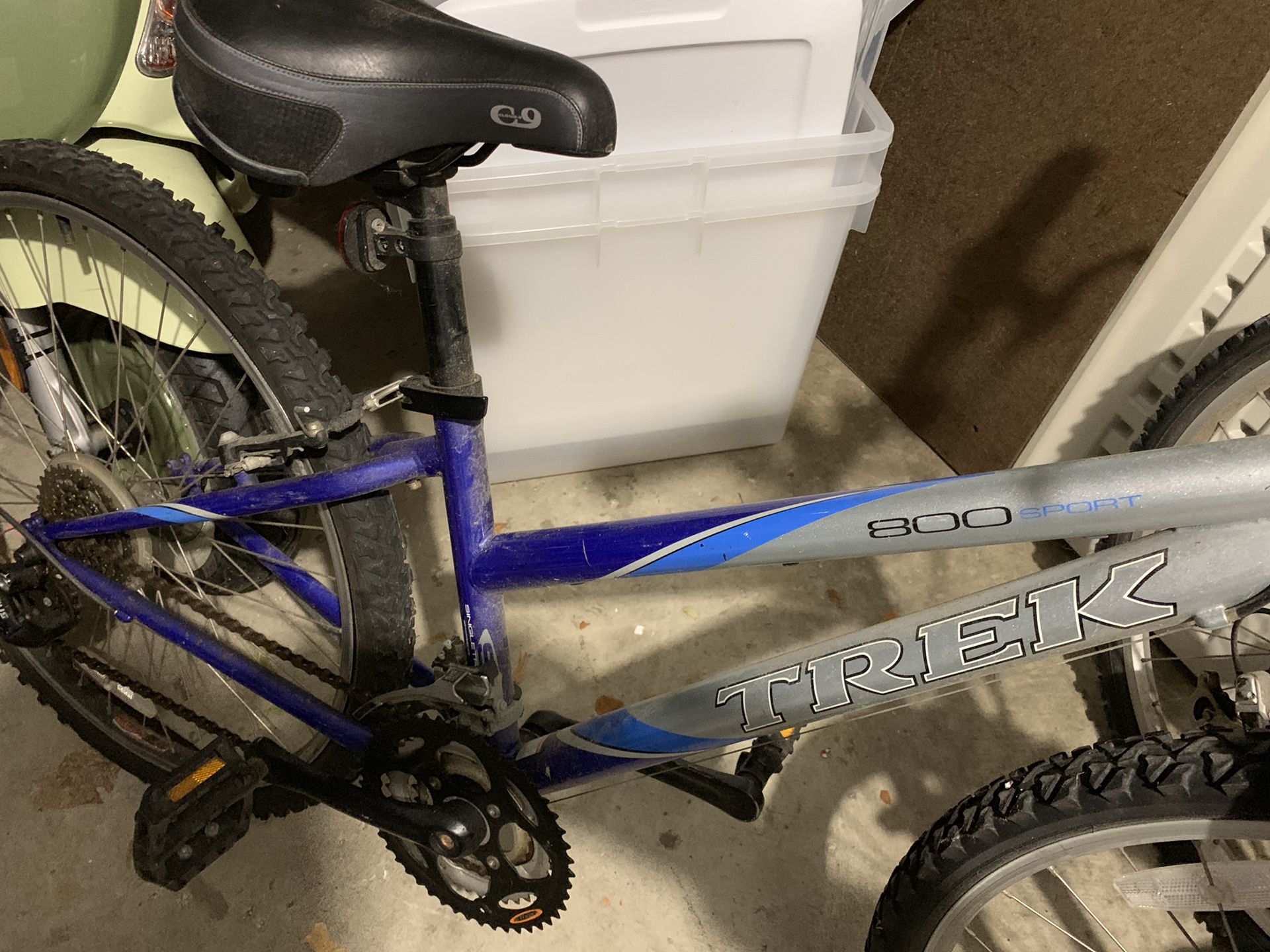 Trek girls mountain bike 24” frame, 26” tires