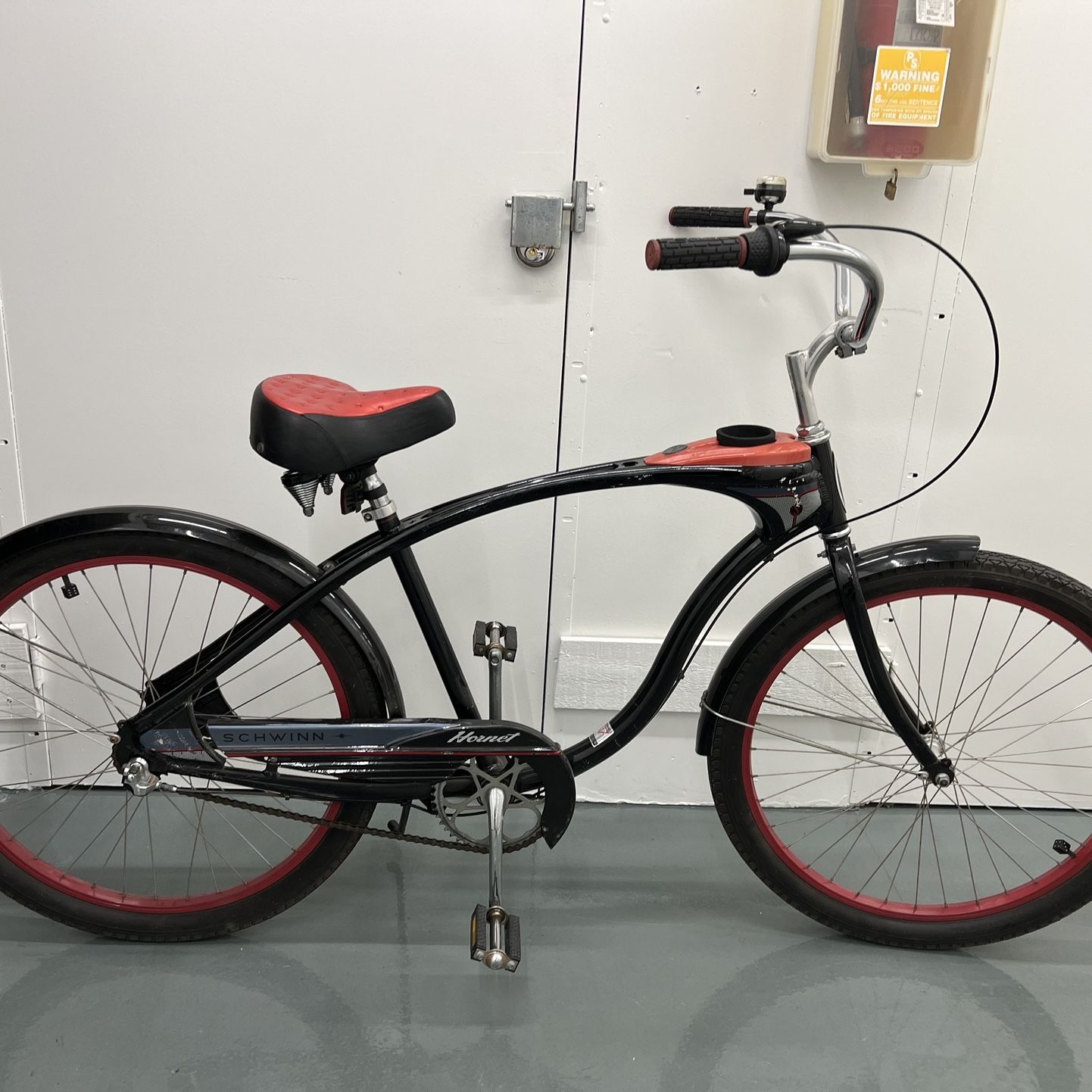 Schwinn hotsell cruiser hornet