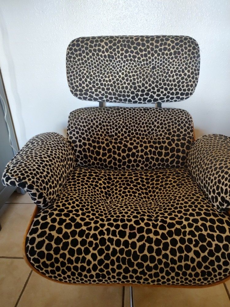 Vintage/ Mid Century Lounge Chair And Ottoman
