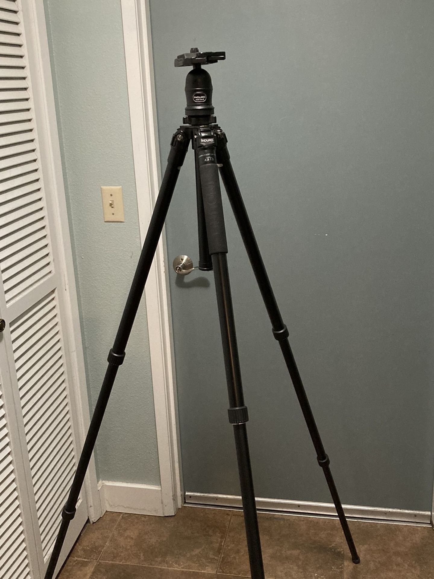 Induro A213 Tripod and BHS2 Ball Head