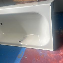 New  Bath Tube Never Use Out Of Box