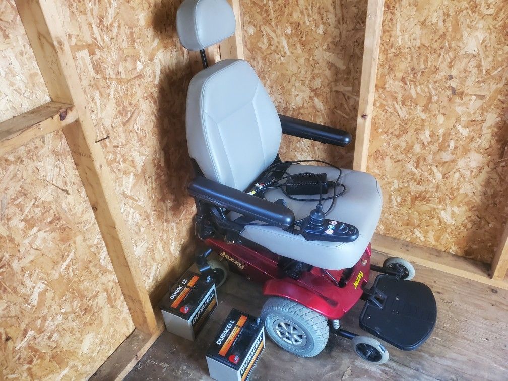Free, Jazzy Mobile Scooter ,need gone ASAP