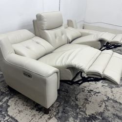 Reclining Sofa with Power Headrestst