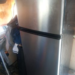 Vissani Fridge