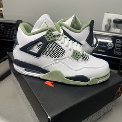 Air Jordan 4 Retro - Sea Foam Green 