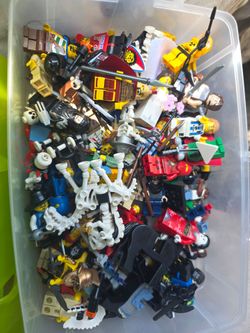 Lot of random starwars lego figures