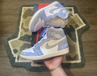 Jordan 1 ‘Hyper Royal’