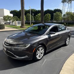 2016 Chrysler 200 Limited 