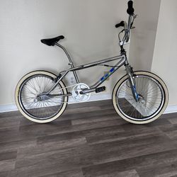 1997 GT performer Bike, GT Jacket + GT 48 Spoke Rims