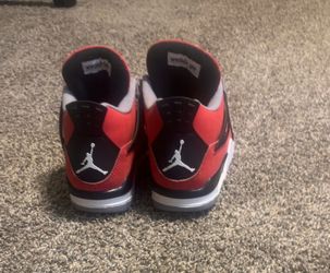Jordan 4 Toro Bravo 4’s size 7Y