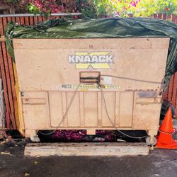 •KNAACK MODEL 91 • Steel Job Site Storage Master