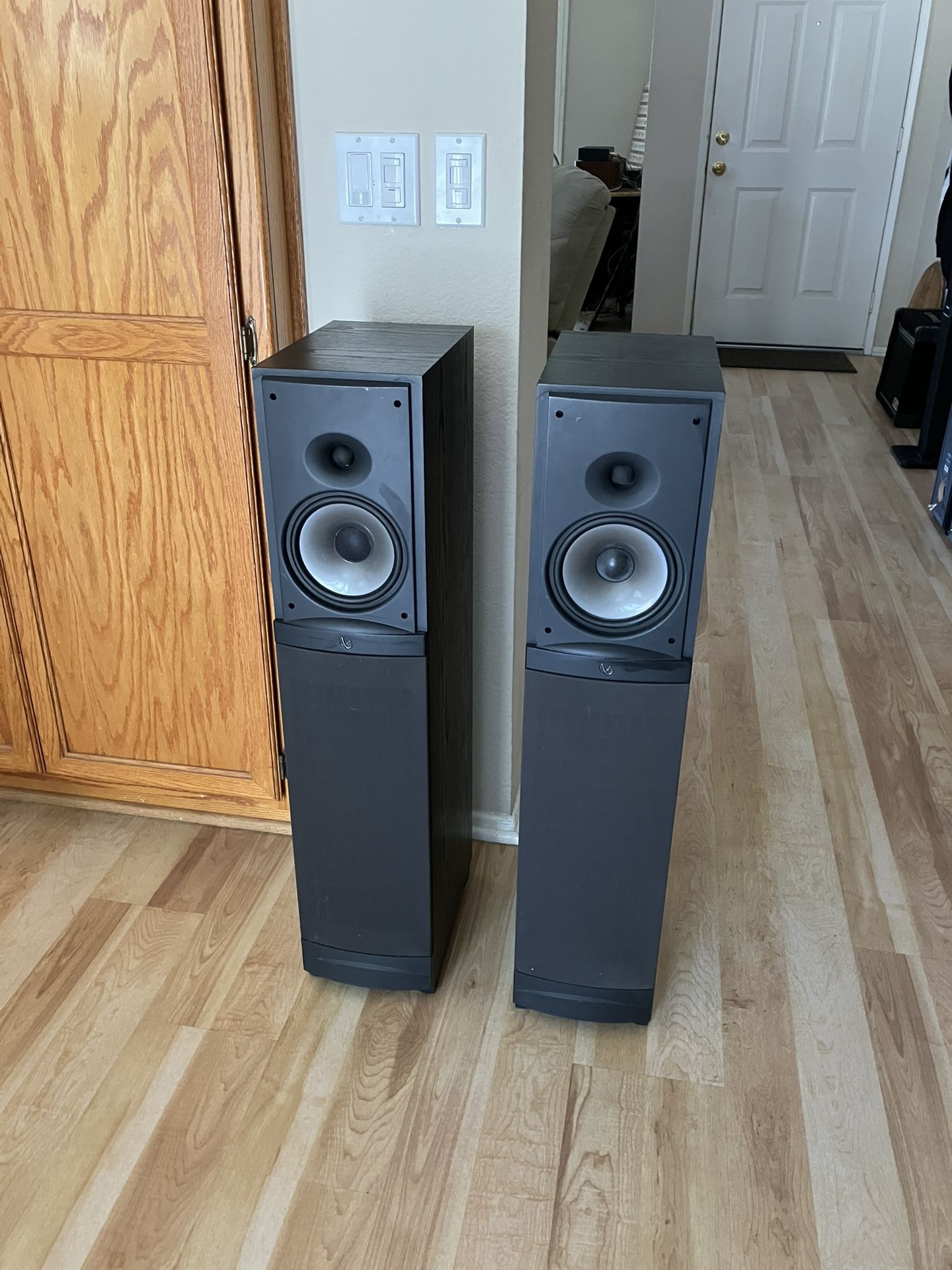 Infinity Audio Speakers RS4 Towers Home Theater 