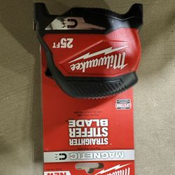 Milwaukee Tape Measure 