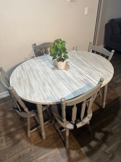 Table with 4 Chairs