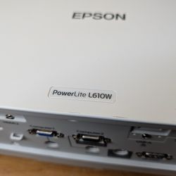 EPSON PowerLite 3LCD projector L610W like new