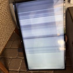 TCL 32” Roku Smart TV (broken)