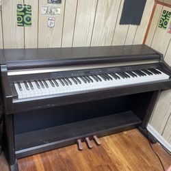🎹 Yamaha CLP-930 Digital Clavinova Piano – Full Size, Great Condition
