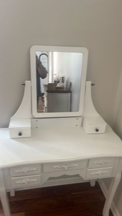 Make up vanity desk