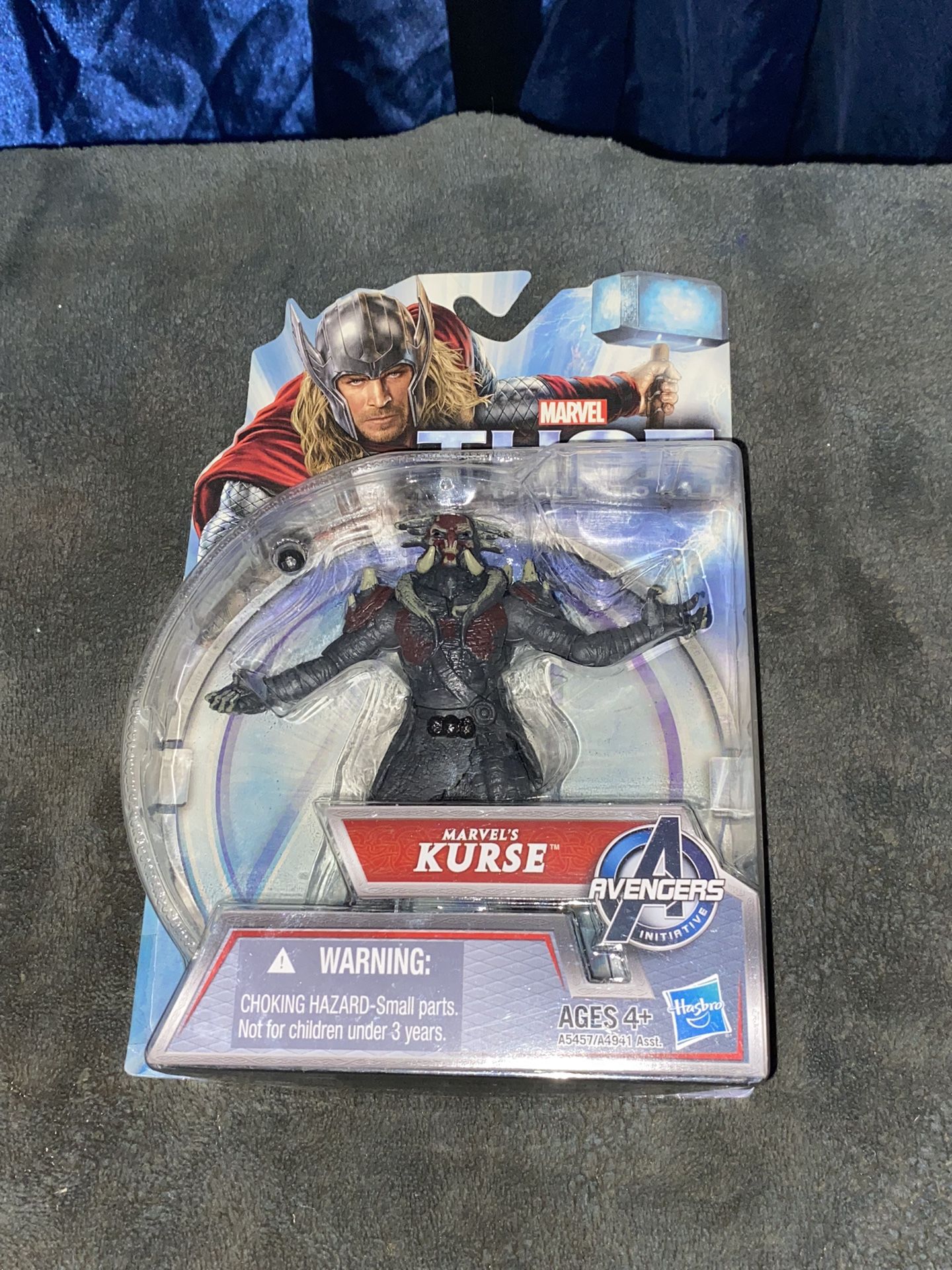Marvel: Thor The Dark World. Kurse. New On Card.