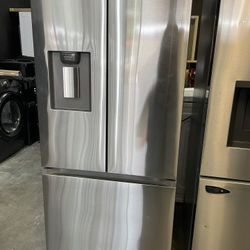 Samsung 30” French Door Refrigerator - Apt Size