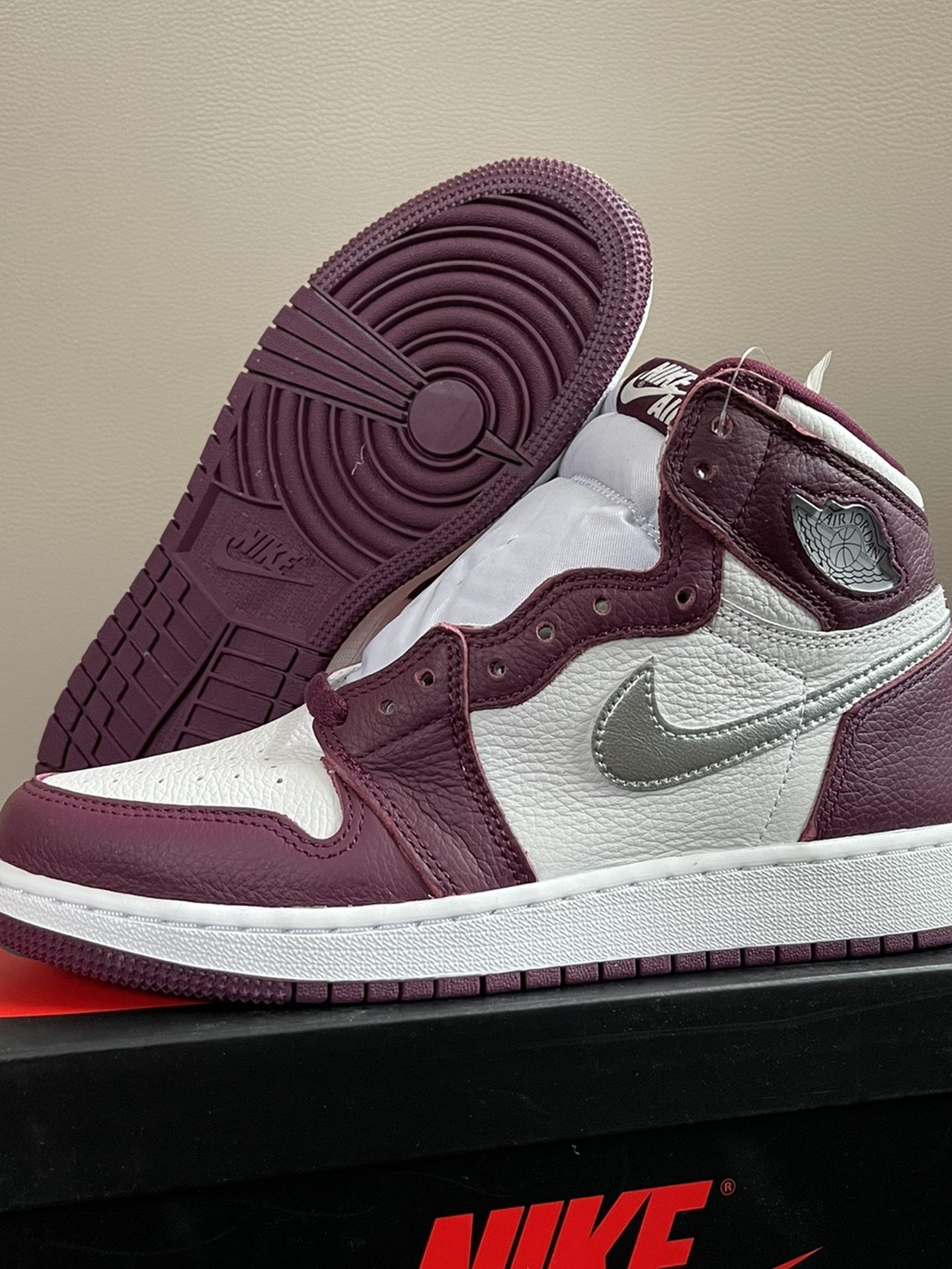 Nike Air Jordan 1 (GS) Retro High OG Bordeaux 575441-611 Size 6Y/ 7.5 Women’s