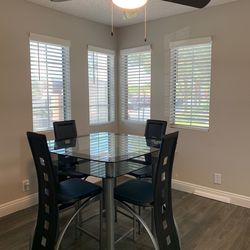 Dining table with 4 chair