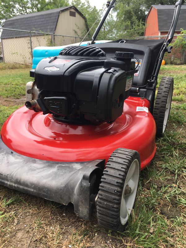 Lawn mower lawnmower 21” with bag for Sale in Von Ormy, TX