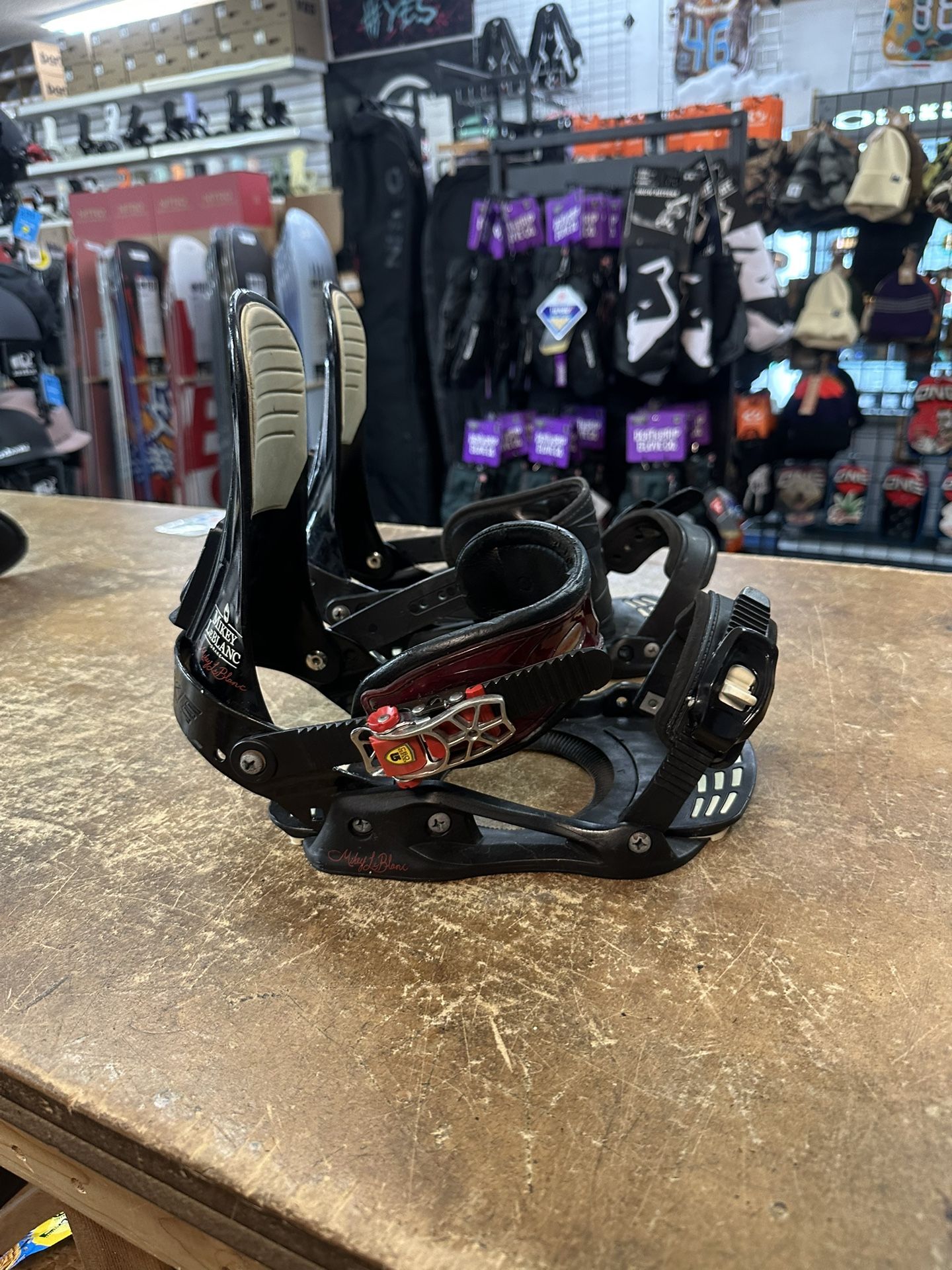 Drake mikey leblanc medium Snowboard, Bindings, Certified With Warranty Located At Sin City Snowboards