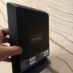 NETGEAR Nighthawk Modem Router Combo C7000-Compatible with Cable Providers Including Xfinity by Comcast, Spectrum, Cox,Plans Up to 800Mbps | AC1900 Wi