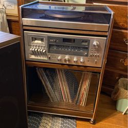 Stereo System w/2 Speakers - JC Penny Brand