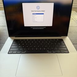 New Apple MacBook Pro 16” M3 Pro 18gb Ram 1TB SSD 