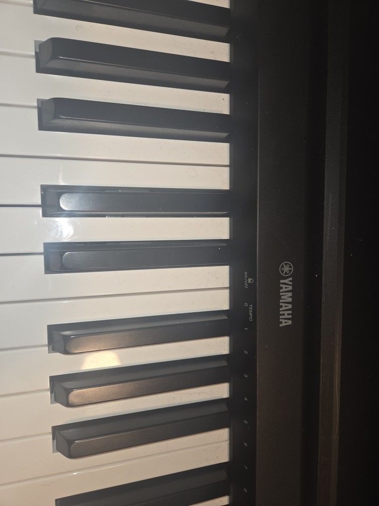 YAMAHA P71 88- Key Weighted Action Digital Full-size Piano With Sustain Pedal And Power Supply