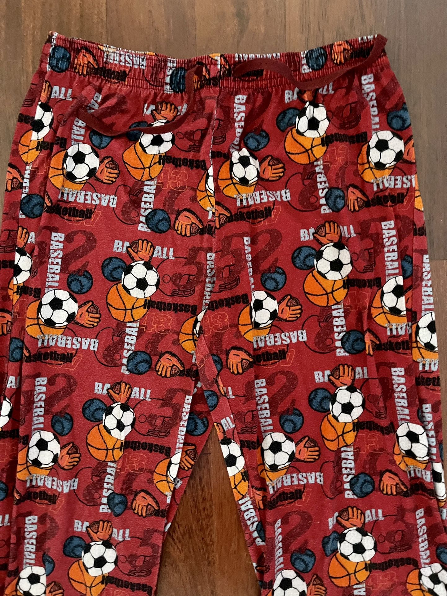 Sports Holiday Kid’s Fleece Pajamas in Large!