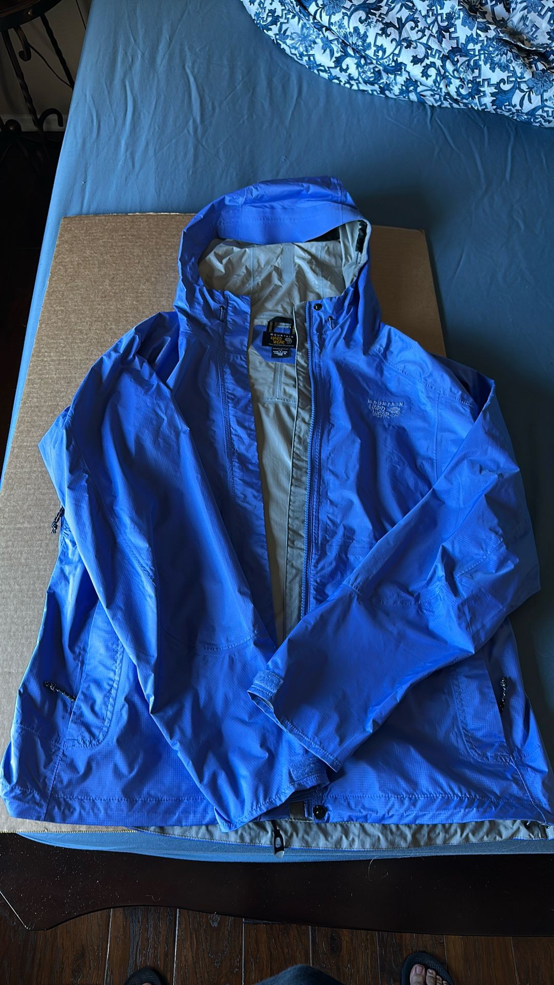 Women’s Mountain Hard Wear Rain Jacket Size Large