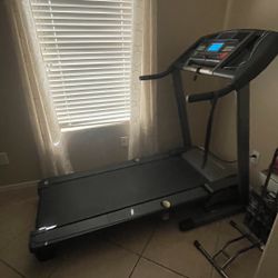 Pro form Cross trainer Treadmill 