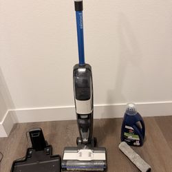 Bíssell Crosswave HF3  with extra brush roll & cleaner