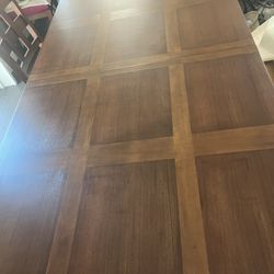 Dining room table +8 Chairs (70 X 40 Rest 88 X 40 With Leaf)