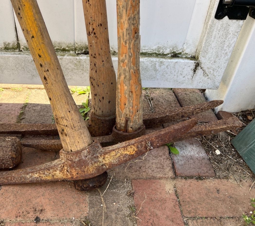 PICKAXE WOOD HANDLE