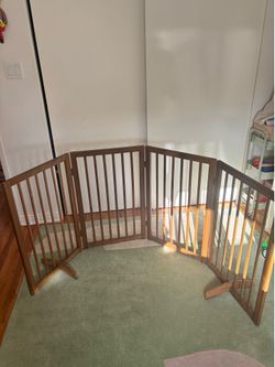 Pet gate - great condition