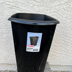Sterilite 5.5 Gallon Trash Can