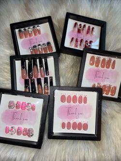 Press on nails
