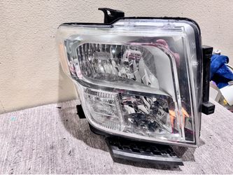 2016 to 2019 NISSAN TITAN HEADLIGHT RH