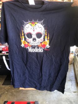 Modelo TShirt