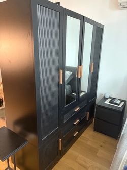 Dresser
