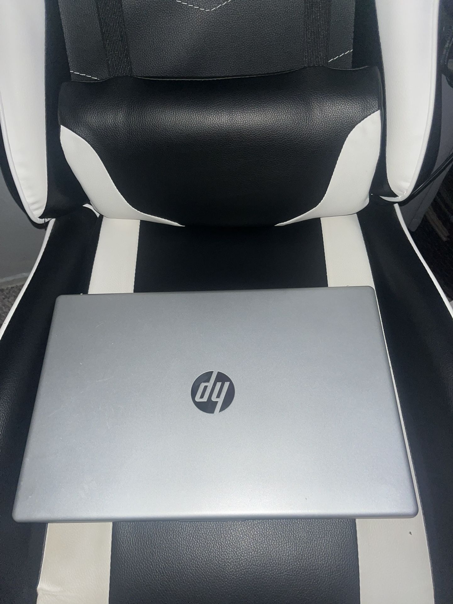 HP - 15.6" Touch-Screen Laptop