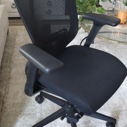 KI Altus Ergonomic Office Chair