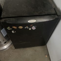 Whirlpool Mini Fridge 
